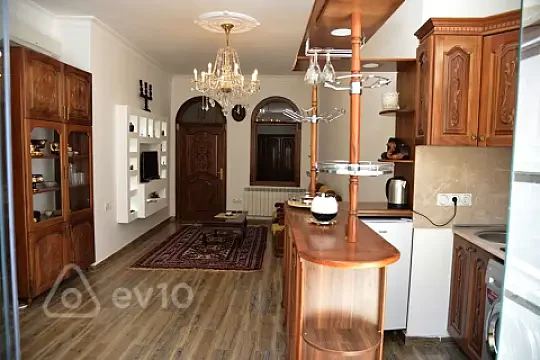 Kirayə verilir 2 otaqlı köhnə tikili 60 m² — Bakı, Səbail 2 otaq 60.00 m²