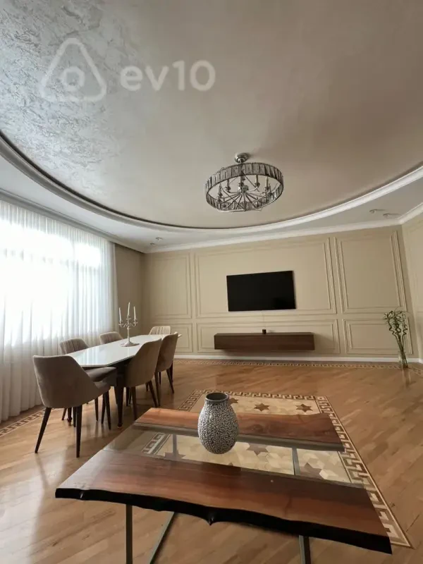 Kirayə verilir 3 otaqlı yeni tikili 140 m²