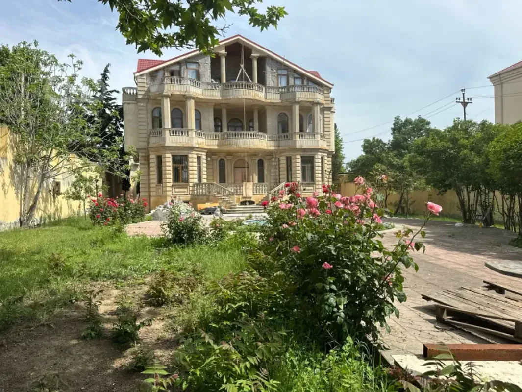 Kirayə verilir mənzil 800 m²