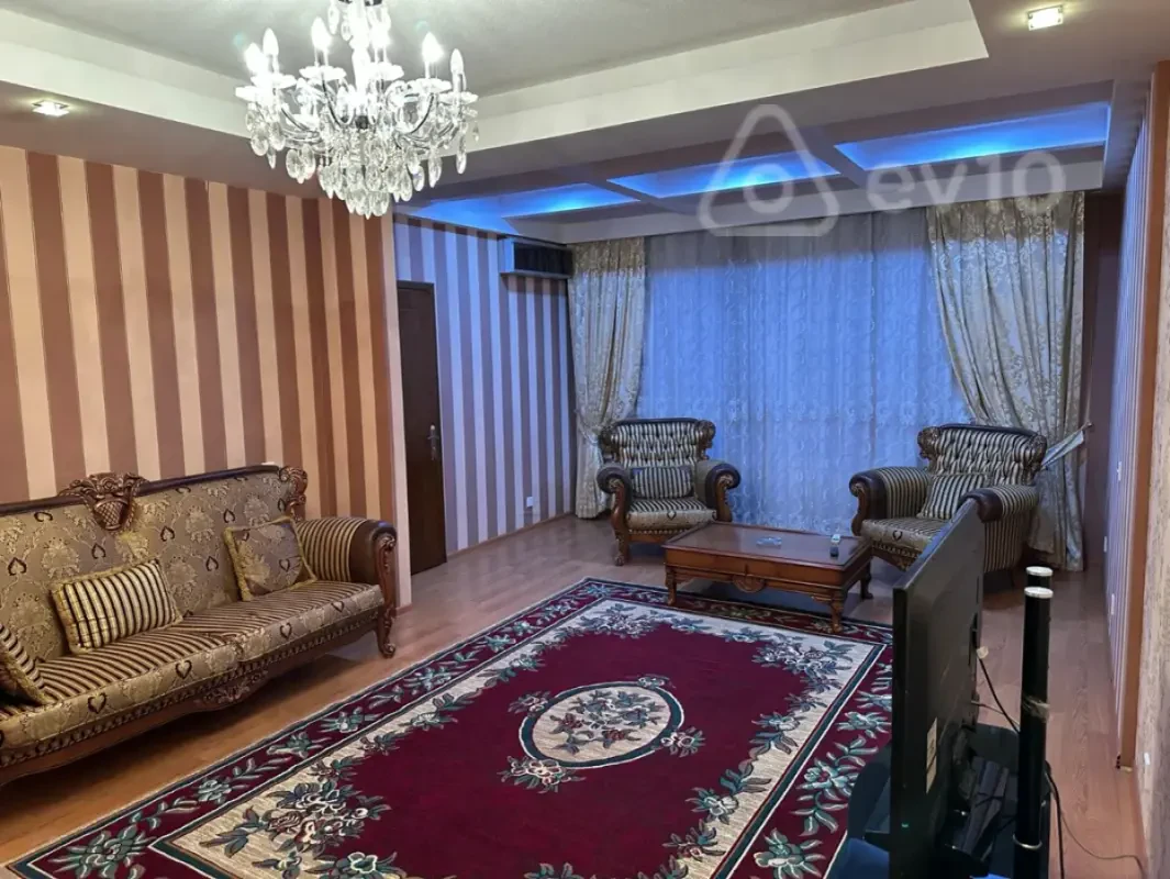 Kirayə verilir 3 otaqlı yeni tikili 126 m²