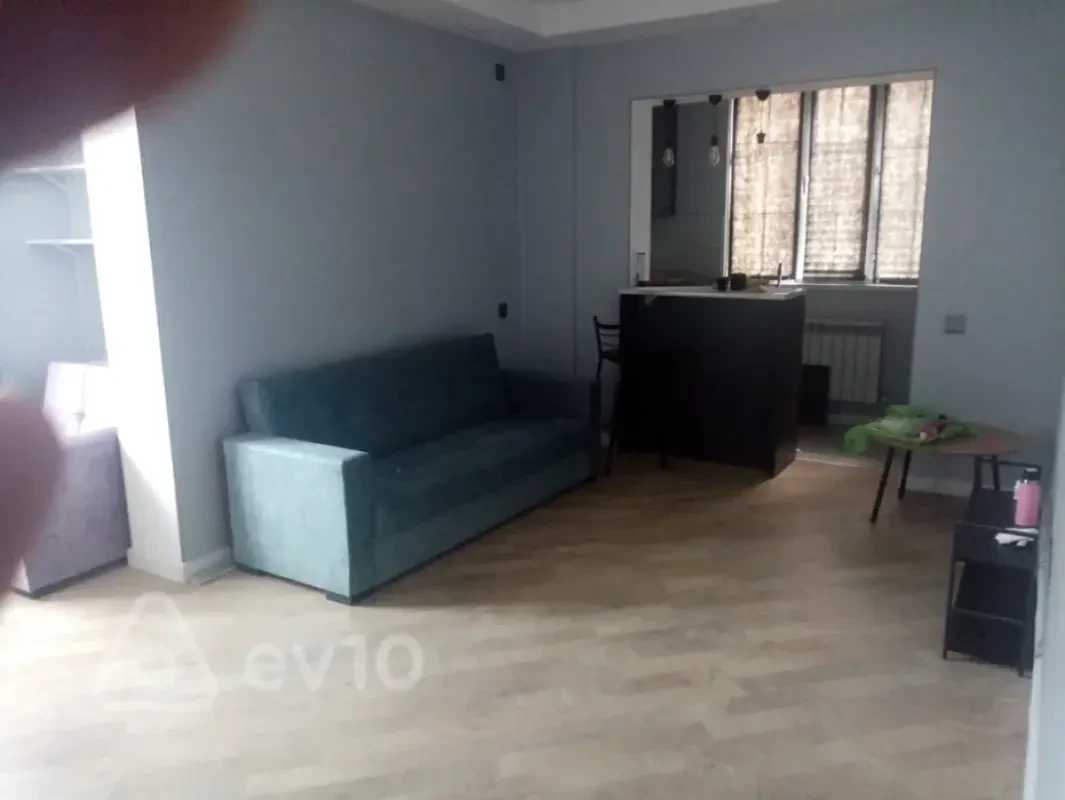 Kirayə verilir 2 otaqlı köhnə tikili 42 m²