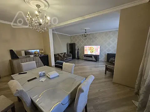 Satılır 4 otaqlı köhnə tikili 100 m² — Bakı, Yasamal 4 otaq 100.00 m²
