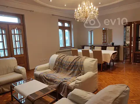 Kirayə verilir 2 otaqlı köhnə tikili 70 m² — Bakı, Nəsimi 2 otaq 70.00 m²