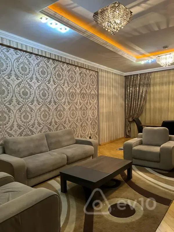 Kirayə verilir 3 otaqlı yeni tikili 150 m²