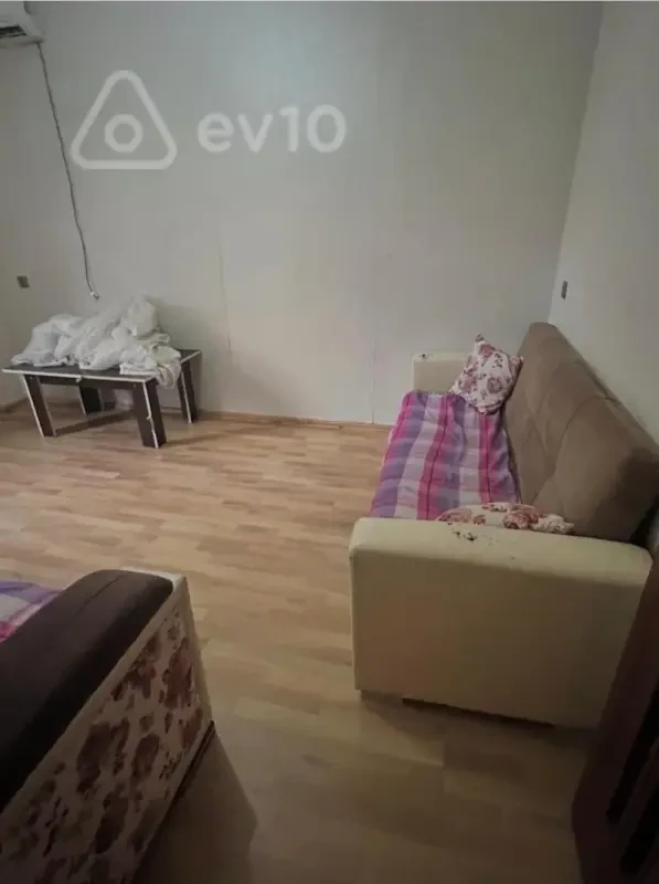 Kirayə verilir 2 otaqlı köhnə tikili 50 m²