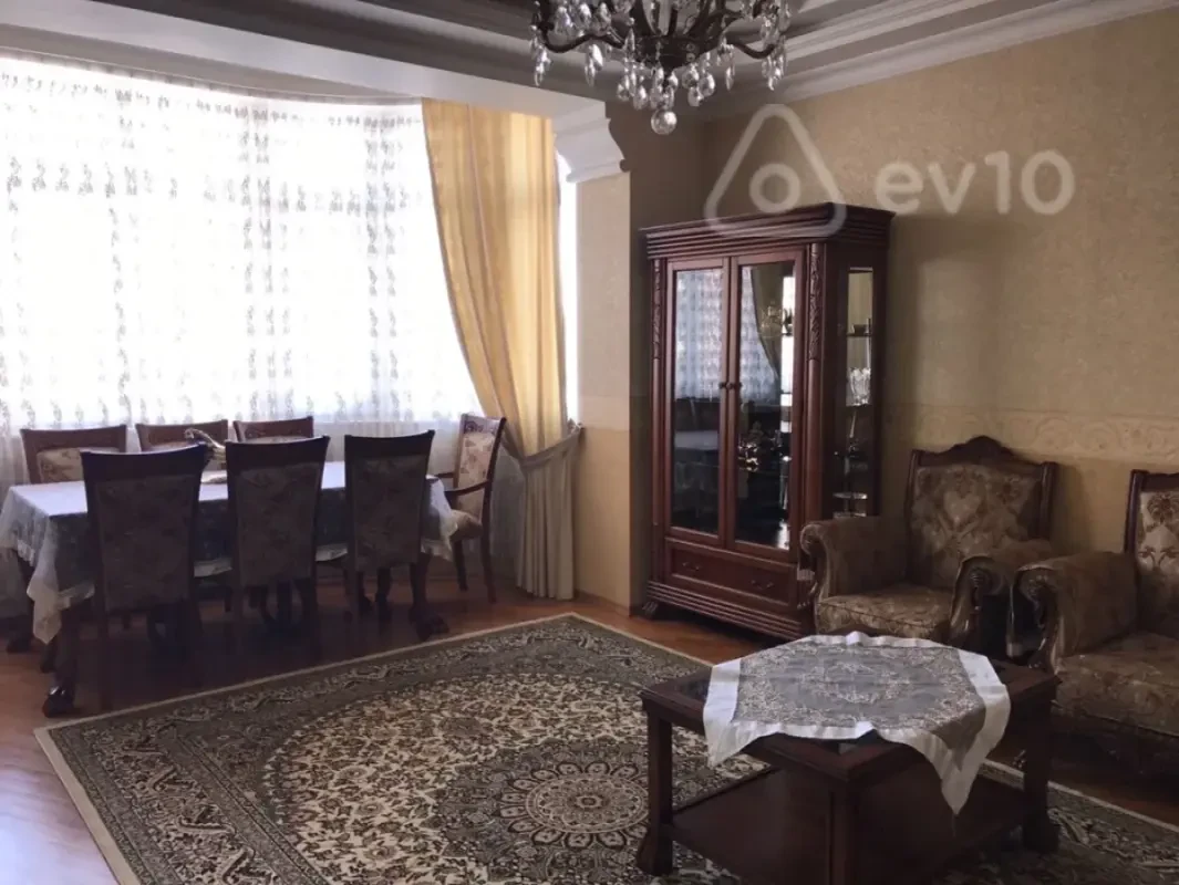 Kirayə verilir 3 otaqlı yeni tikili 130 m²