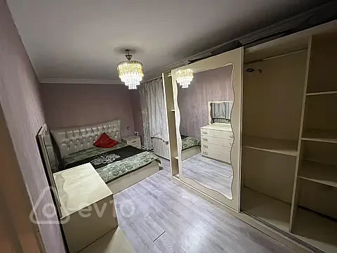 Kirayə verilir 2 otaqlı köhnə tikili 90 m² — Bakı, Nizami 2 otaq 90.00 m²