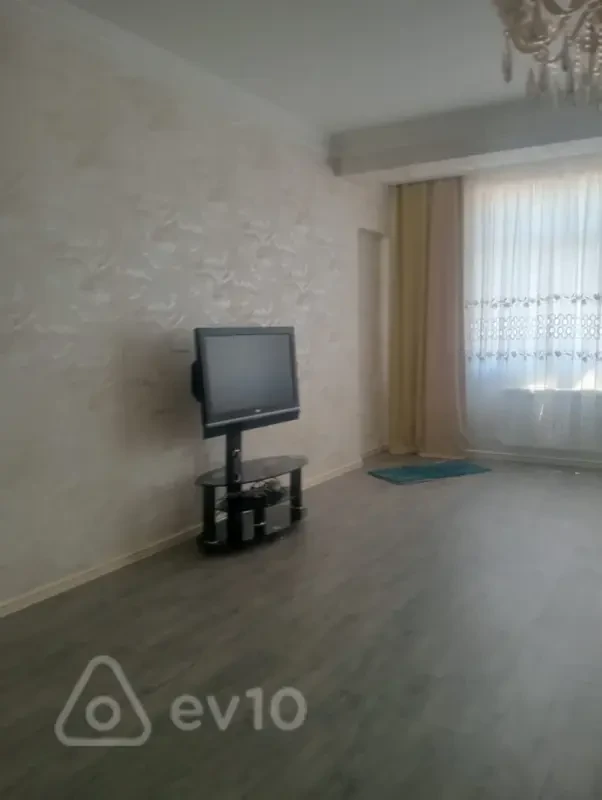Kirayə verilir 3 otaqlı yeni tikili 100 m²