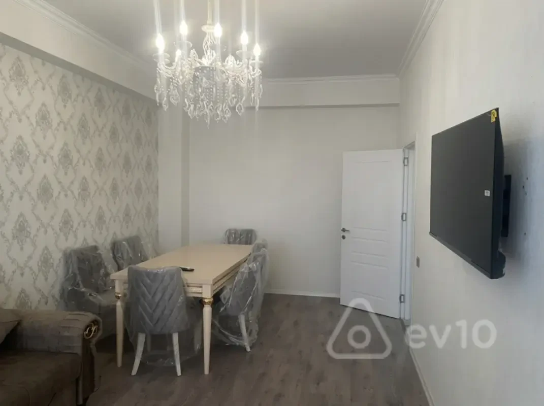 Kirayə verilir 2 otaqlı yeni tikili 75 m²
