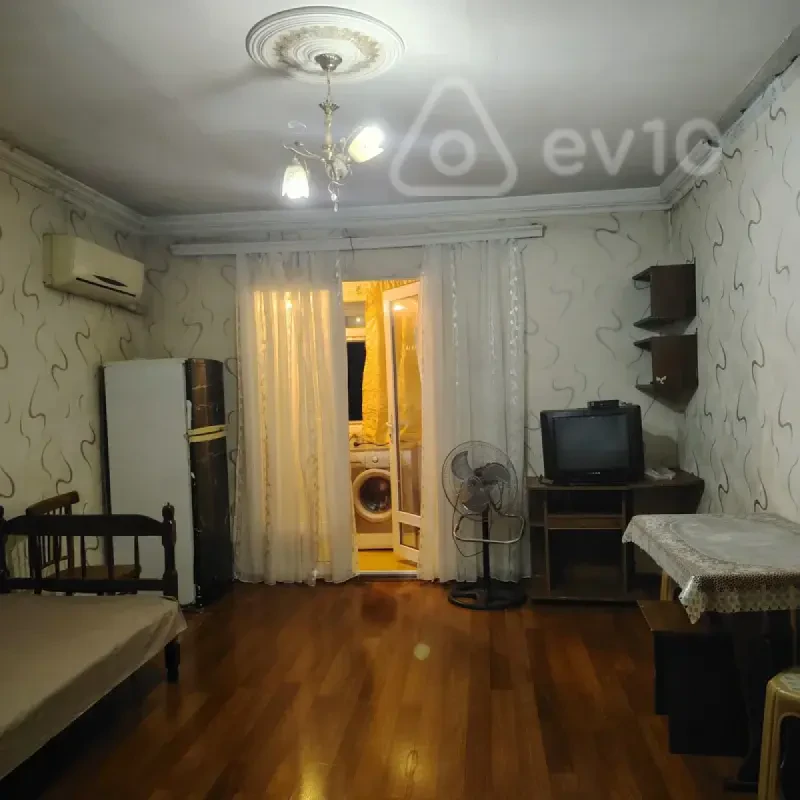 Kirayə verilir 1 otaqlı köhnə tikili 30 m²