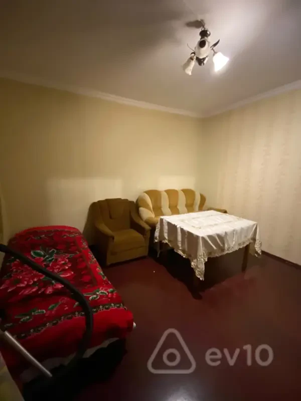 Kirayə verilir 3 otaqlı həyət evi 1000 m²