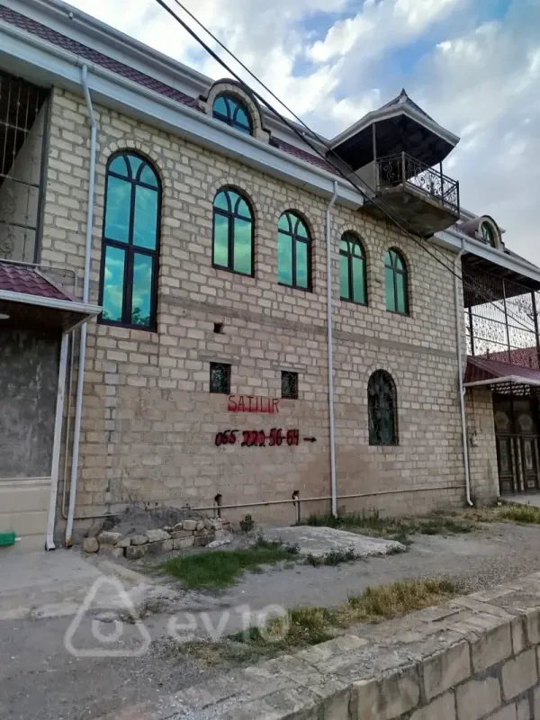 Satılır 7 otaqlı həyət evi 150 m²