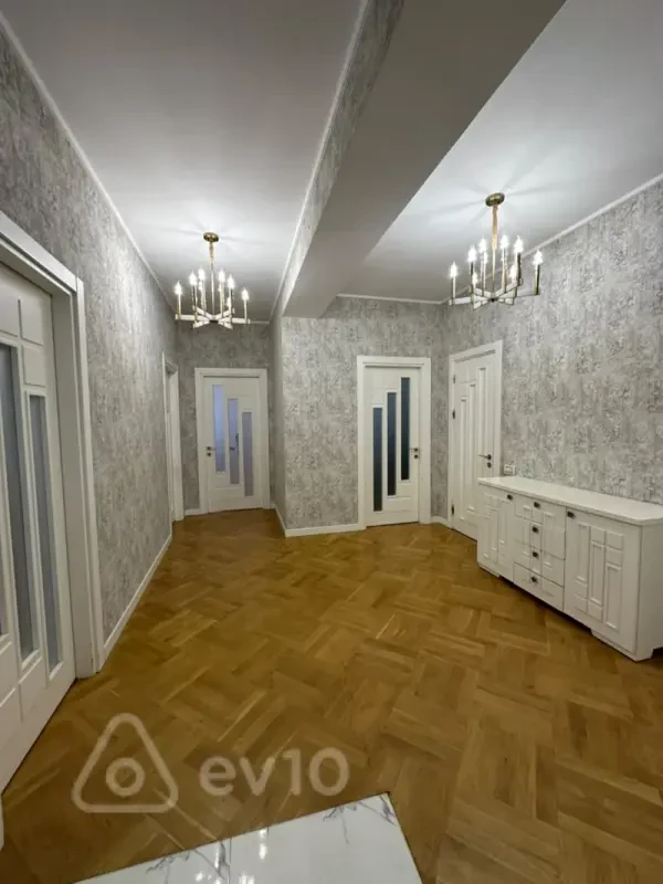 Satılır 3 otaqlı yeni tikili 137 m²