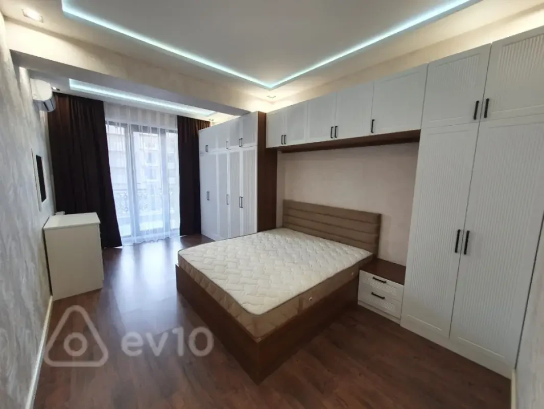 Kirayə verilir 2 otaqlı yeni tikili 80 m²