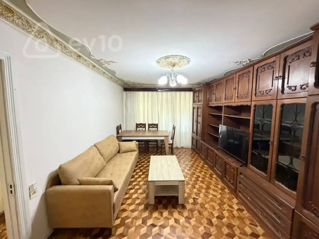 Kirayə verilir 3 otaqlı köhnə tikili 75 m²