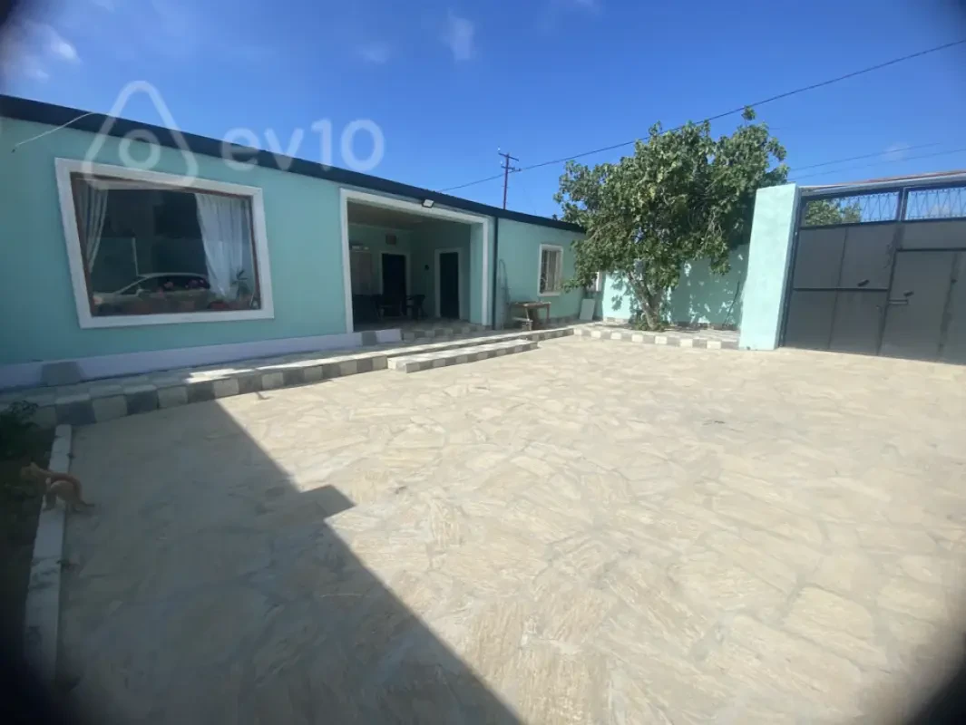 Satılır 4 otaqlı həyət evi 180 m²