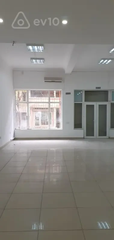Satılır mənzil 220 m²
