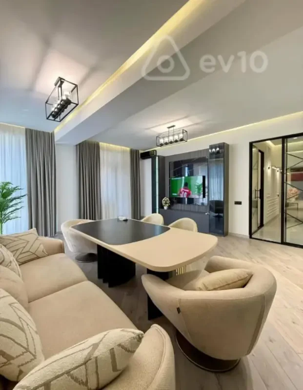 Kirayə verilir 3 otaqlı yeni tikili 140 m²