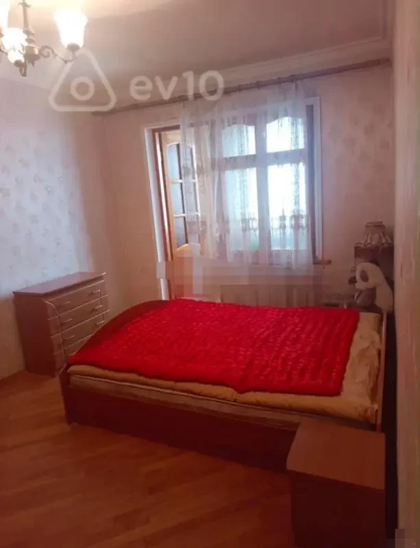 Kirayə verilir 3 otaqlı köhnə tikili 90 m²