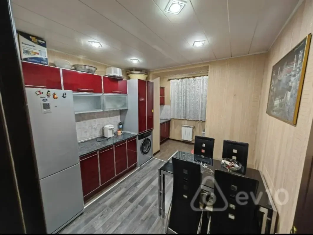Kirayə verilir 3 otaqlı köhnə tikili 80 m²