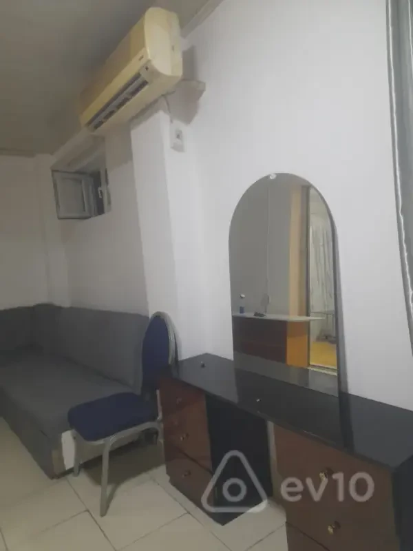 Kirayə verilir 2 otaqlı köhnə tikili 70 m²