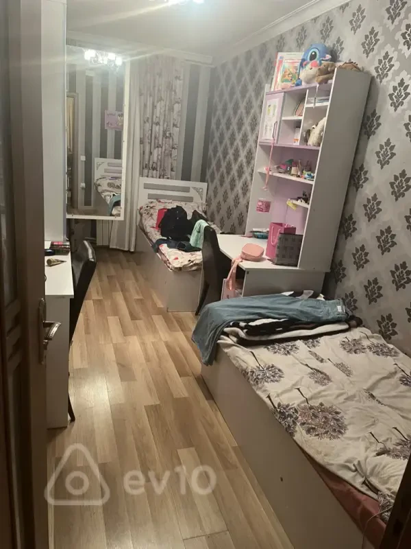 Kirayə verilir 3 otaqlı köhnə tikili 110 m²