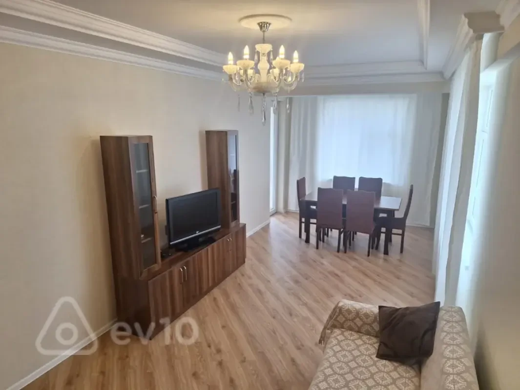 Kirayə verilir 2 otaqlı yeni tikili 100 m²