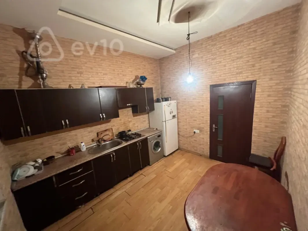 Kirayə verilir mənzil 200 m²