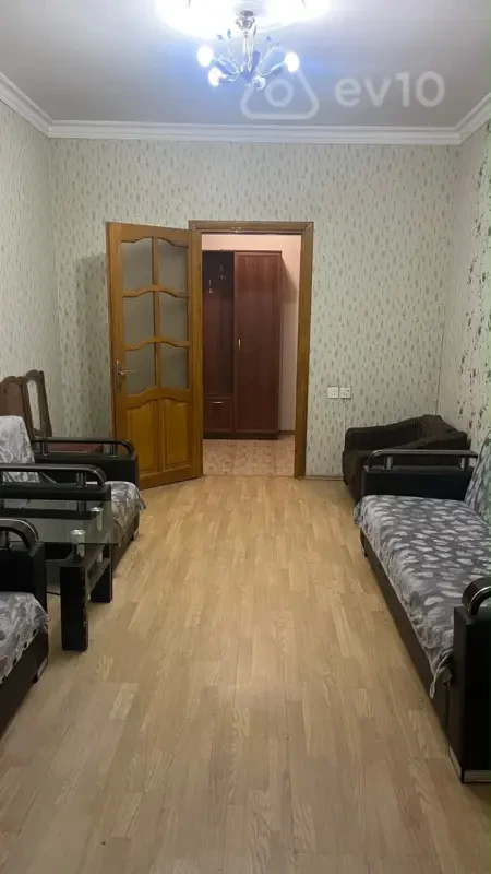 Kirayə verilir 2 otaqlı köhnə tikili 60 m²