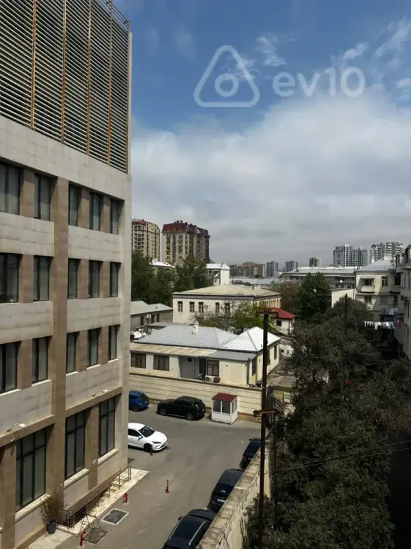Kirayə verilir 2 otaqlı köhnə tikili 55 m²