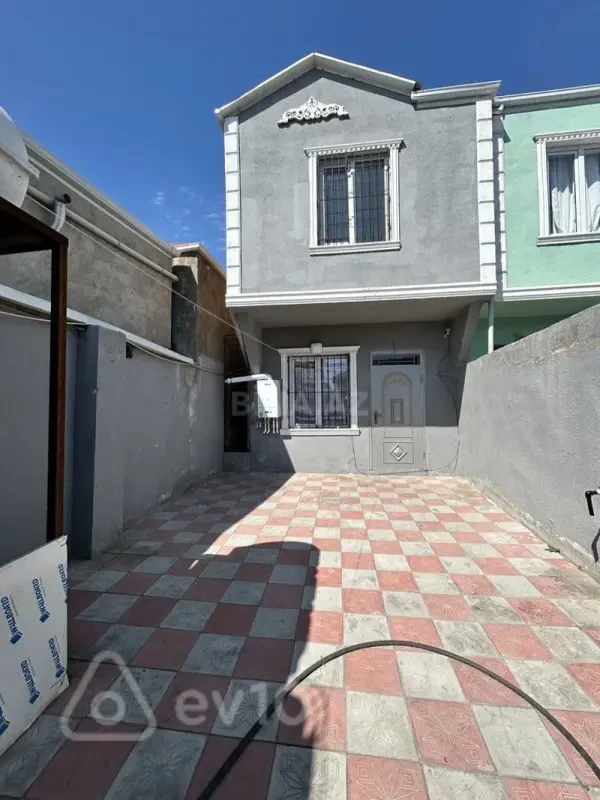Kirayə verilir 4 otaqlı həyət evi 300 m²