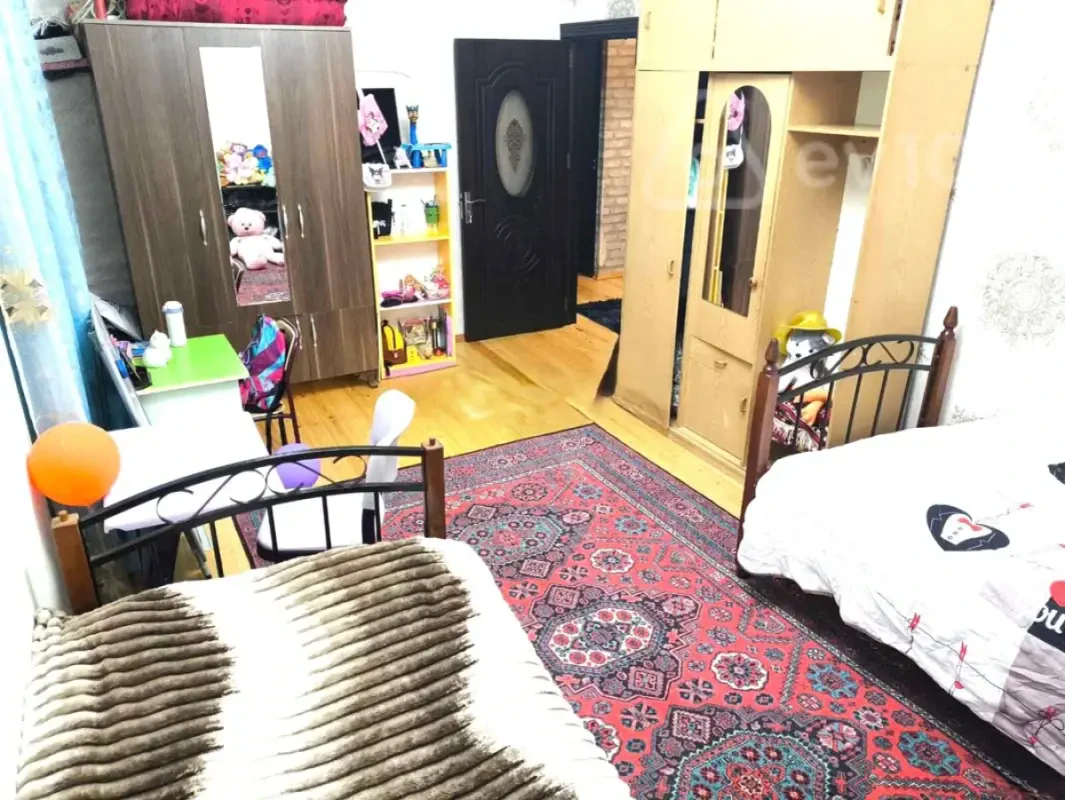 Kirayə verilir 3 otaqlı köhnə tikili 90 m²