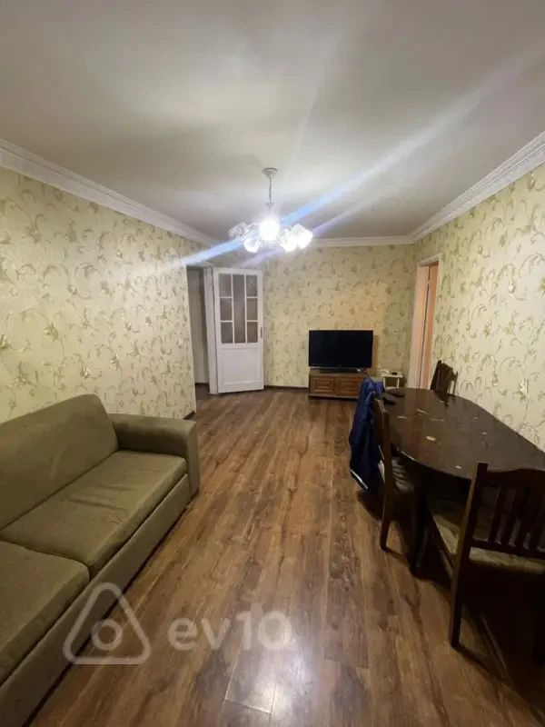 Kirayə verilir 2 otaqlı köhnə tikili 45 m²