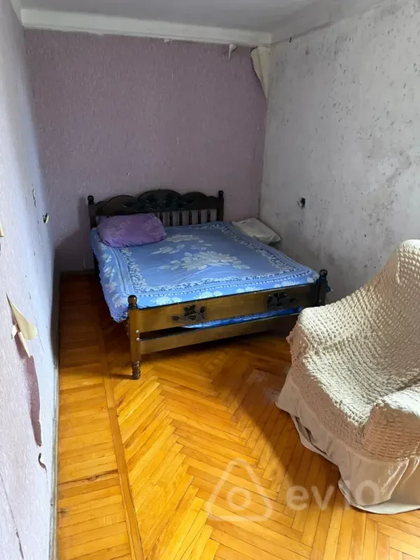 Kirayə verilir 2 otaqlı köhnə tikili 60 m²