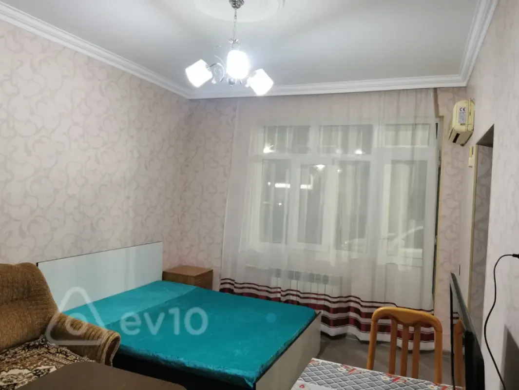 Kirayə verilir 1 otaqlı köhnə tikili 38 m²