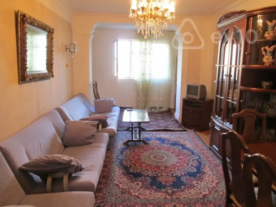 Kirayə verilir 2 otaqlı köhnə tikili 60 m²