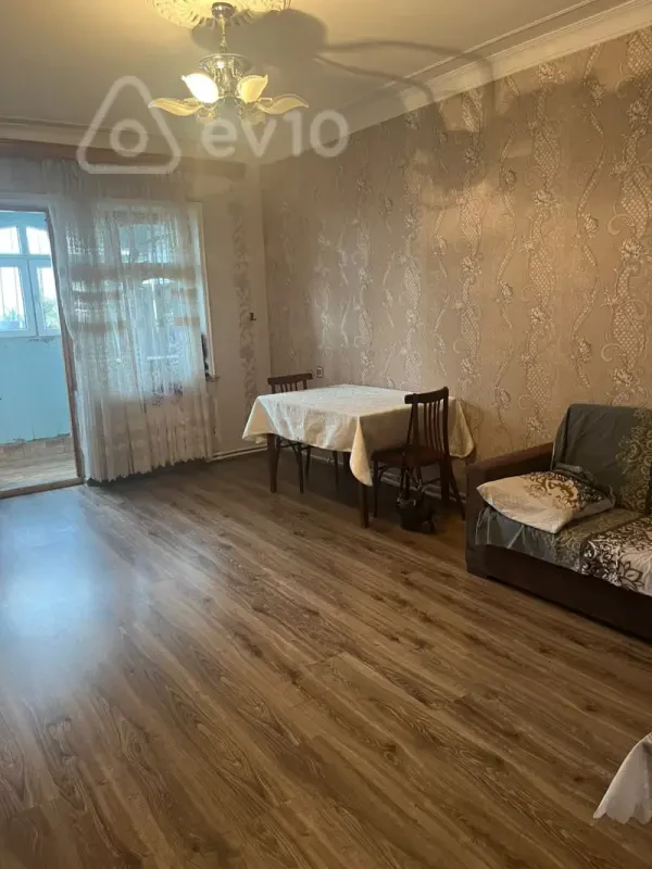 Kirayə verilir 2 otaqlı köhnə tikili 68 m²