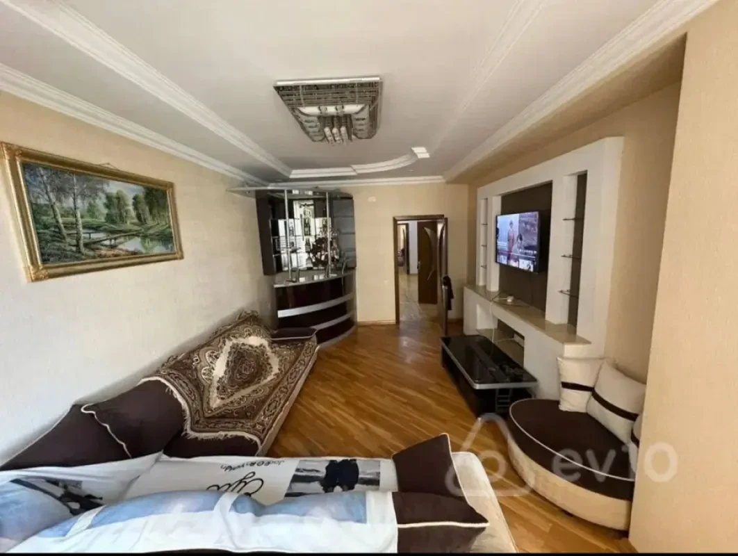 Kirayə verilir 3 otaqlı yeni tikili 130 m²