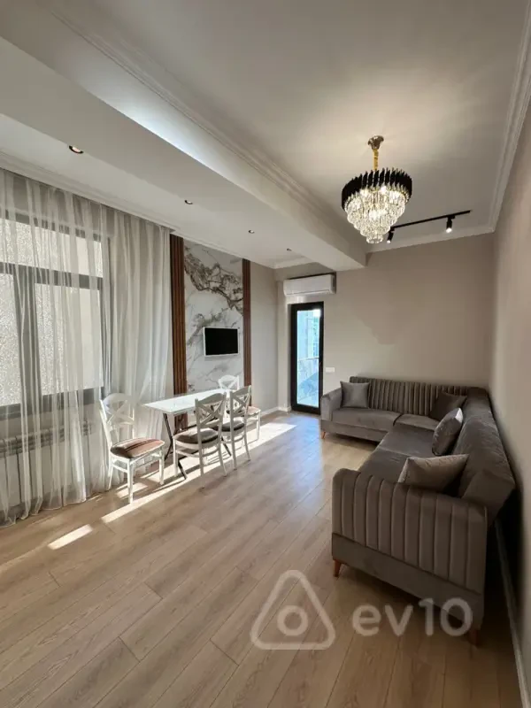 Kirayə verilir 2 otaqlı yeni tikili 70 m²