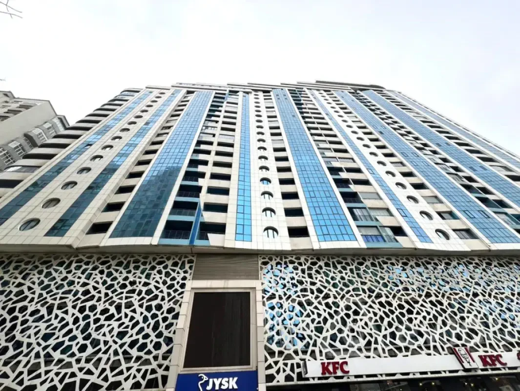 Kirayə verilir 4 otaqlı yeni tikili 240 m²