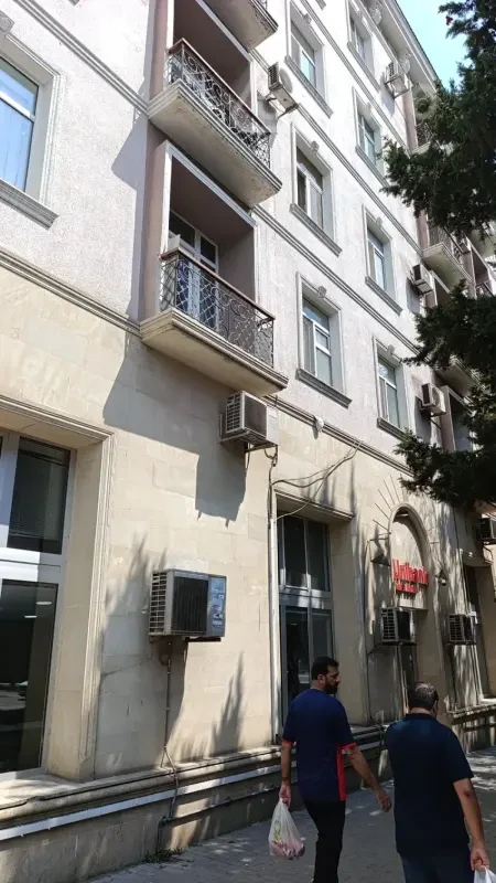 Satılır 1 otaqlı köhnə tikili 37 m²