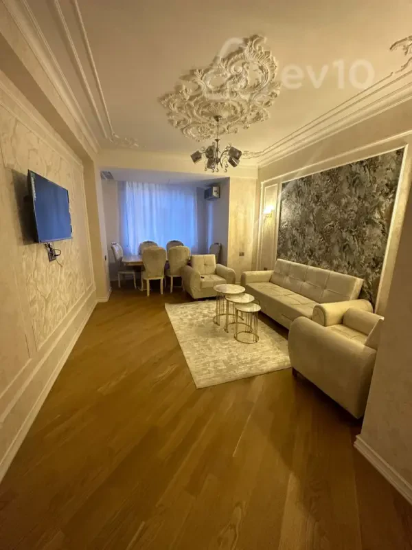 Kirayə verilir 3 otaqlı yeni tikili 96 m²