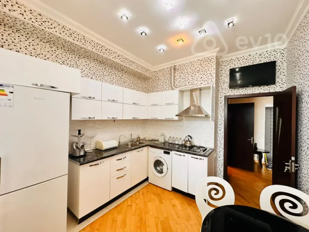 Kirayə verilir 1 otaqlı yeni tikili 60 m²