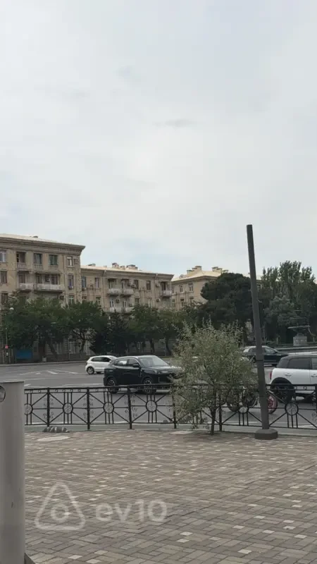 Kirayə verilir 2 otaqlı köhnə tikili 60 m²
