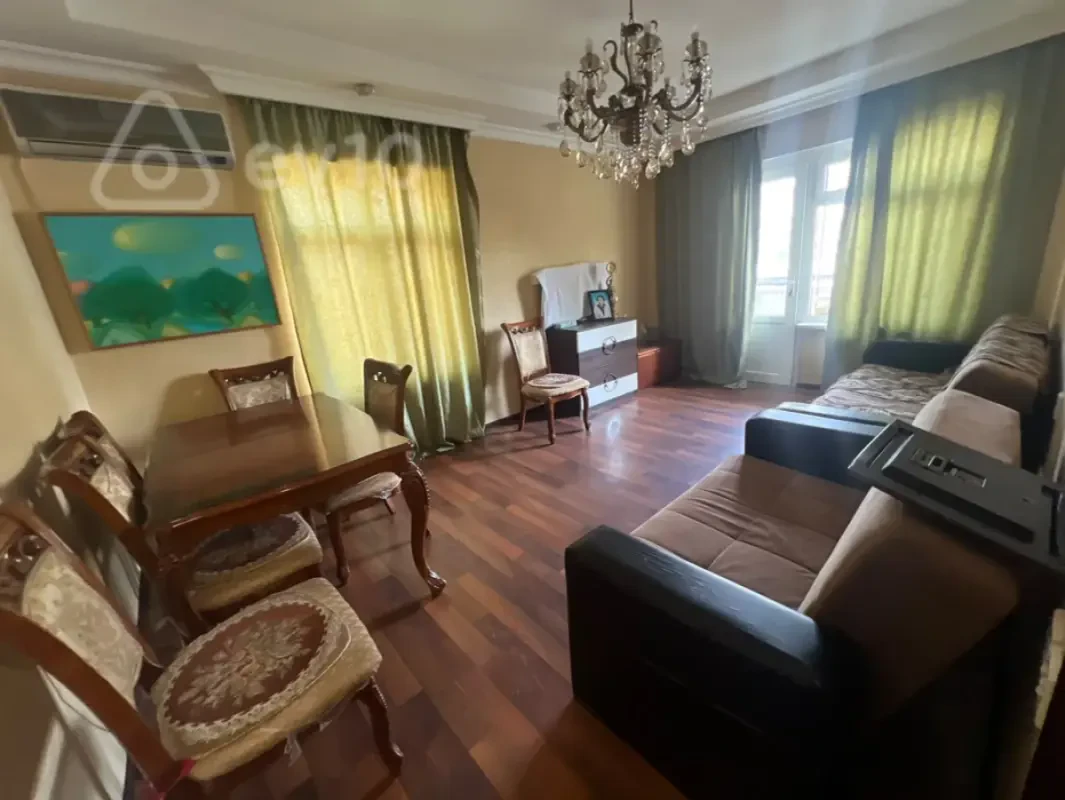 Kirayə verilir 2 otaqlı köhnə tikili 65 m²