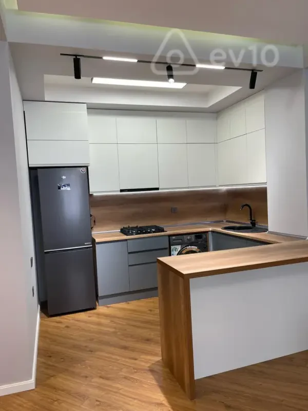 Kirayə verilir 2 otaqlı yeni tikili 65 m²