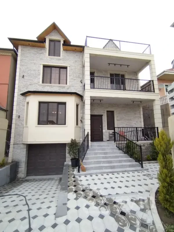 Satılır 7 otaqlı həyət evi 480 m²