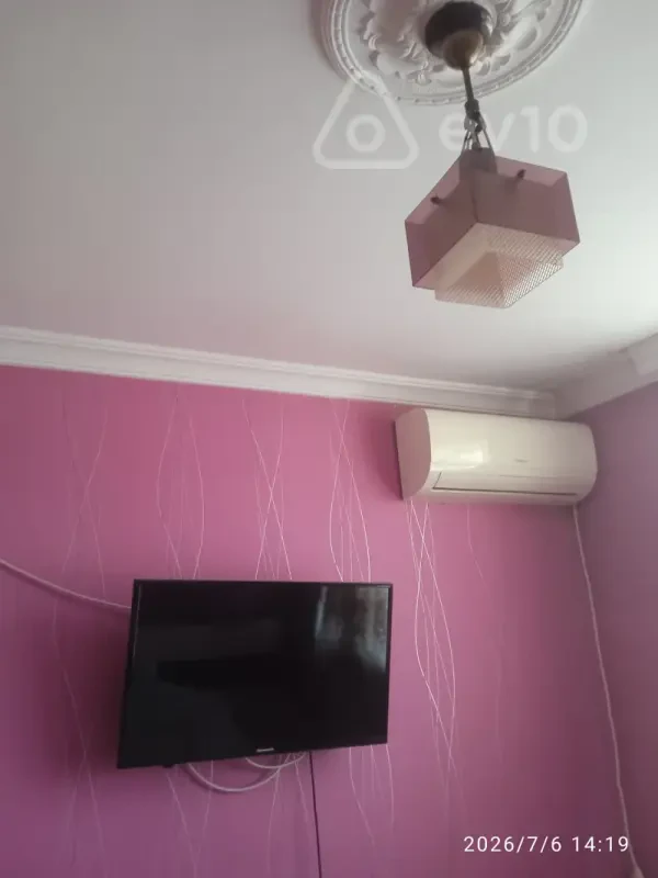 Kirayə verilir 3 otaqlı köhnə tikili 70 m²