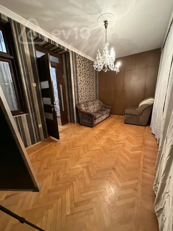 Kirayə verilir 3 otaqlı köhnə tikili 75 m²