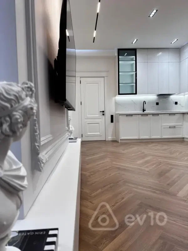 Kirayə verilir 2 otaqlı yeni tikili 65 m²